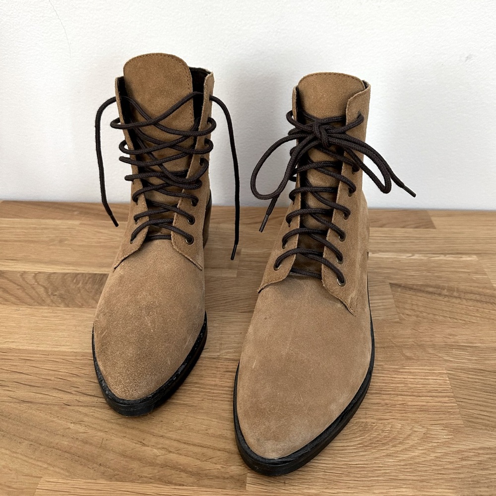 Jeffery Campbellll lace up boots. Pointed toe, suede leather upper